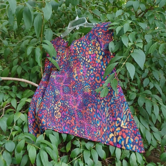 Red Camel top. - Picture 3 of 3